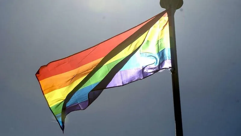 Clubes brasileiros fazem homenagens ao dia do Orgulho LGBTQIA+