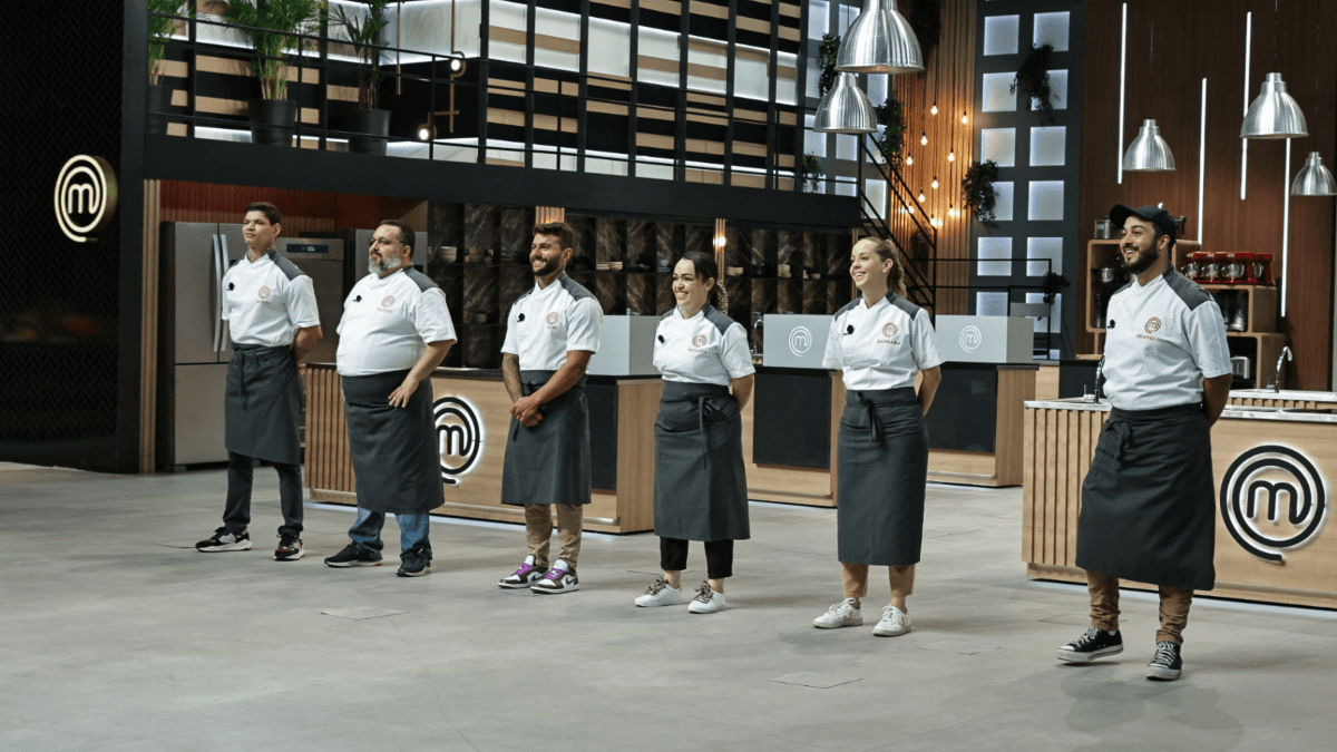 Como assistir ao MasterChef Profissionais de 24 de outubro de 2023 pelo  celular