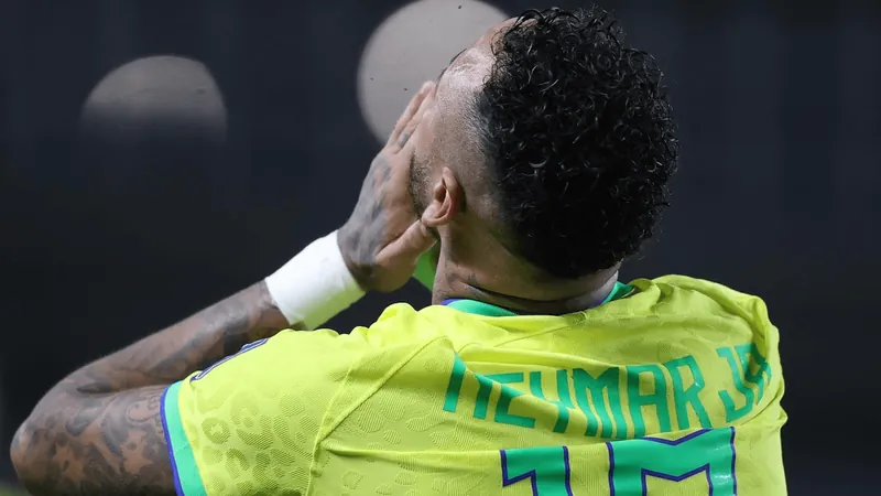 "É um momento muito triste, o pior", lamenta Neymar após lesão