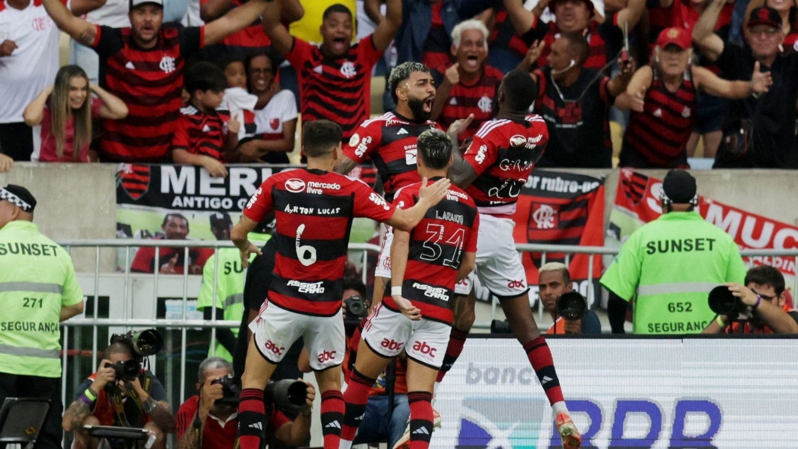 Em jogo acirrado, Flamengo e Vasco ficam no zero no Maracanã