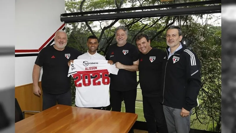 São Paulo estende vínculo com Alisson até 2026