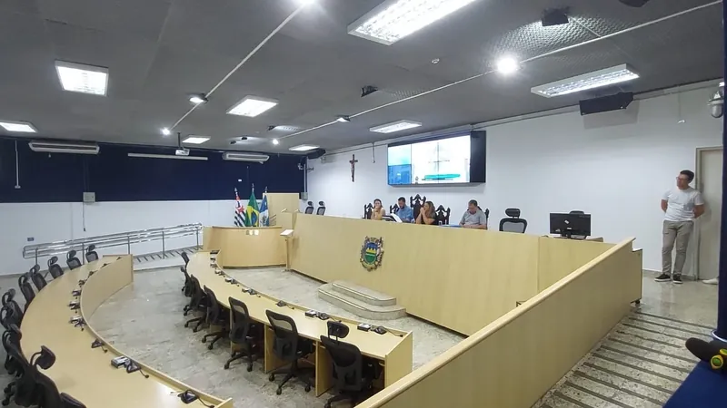 Câmara de Taubaté vota contra reajuste salarial para prefeito