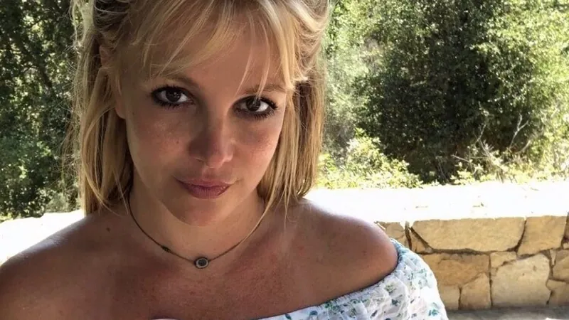 Britney Spears revela críticas ao seu corpo e detona paparazzi: "É abusivo”