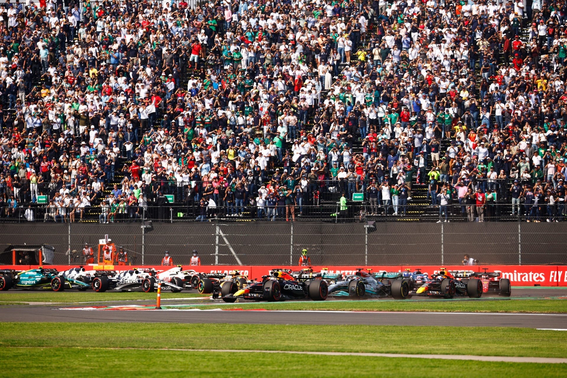 F1: Perez enlouquece torcida no México com melhor tempo no 3º treino livre  - 06/11/2021 - UOL Esporte