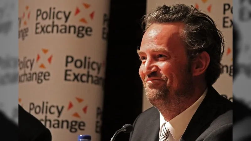 Família do ator Matthew Perry se pronuncia pela primeira vez sobre sua morte