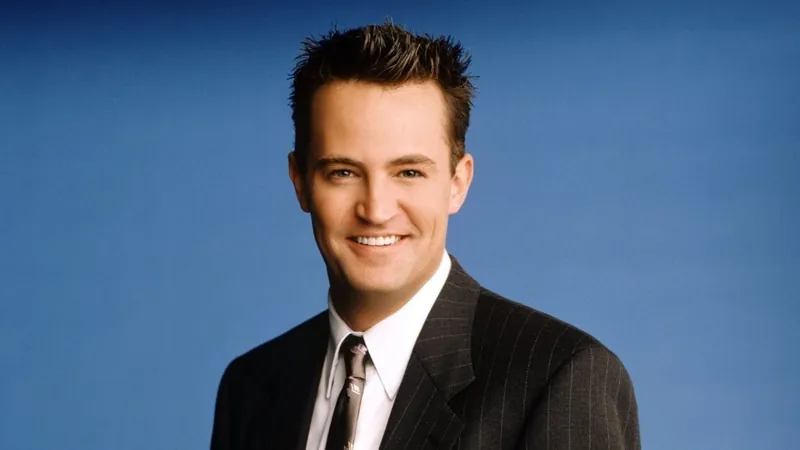 Perfil oficial de ‘Friends’ lamenta morte de Matthew Perry: ‘Estamos devastados’