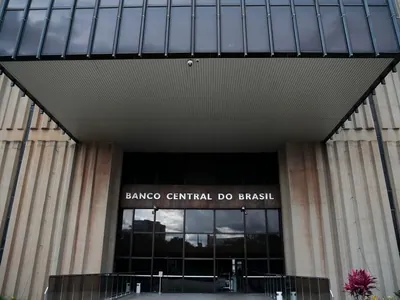 Juliana Rosa: Sequência de cortes nos juros deve ser interrompida pelo Banco Central