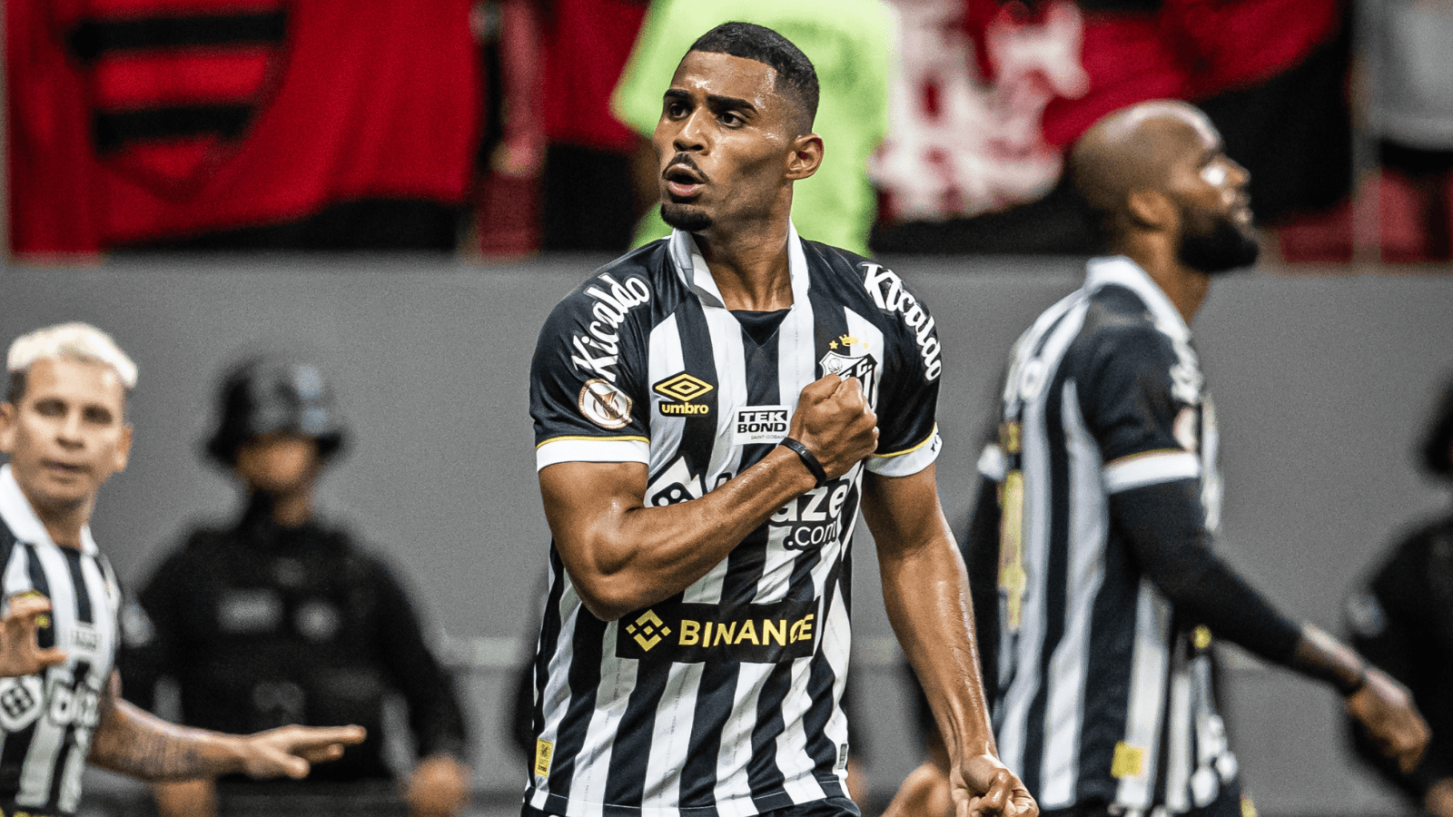 Santos vira sobre o Flamengo em jogo marcado por expulsão de Gerson