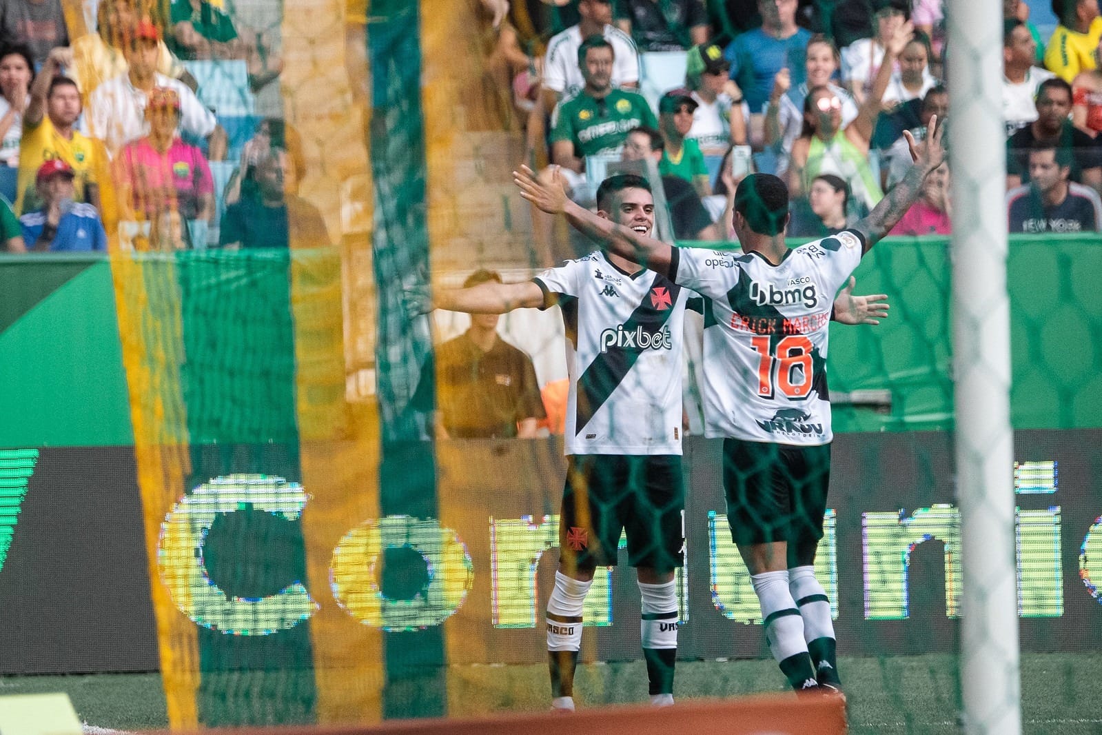 Vasco vence o Cuiabá na Arena Pantanal pelo Brasileirão