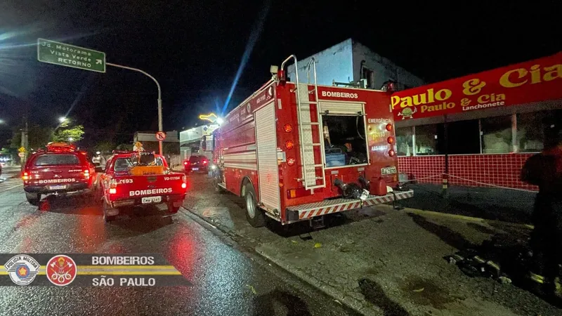 Lanchonete pega fogo na zona leste de São José dos Campos