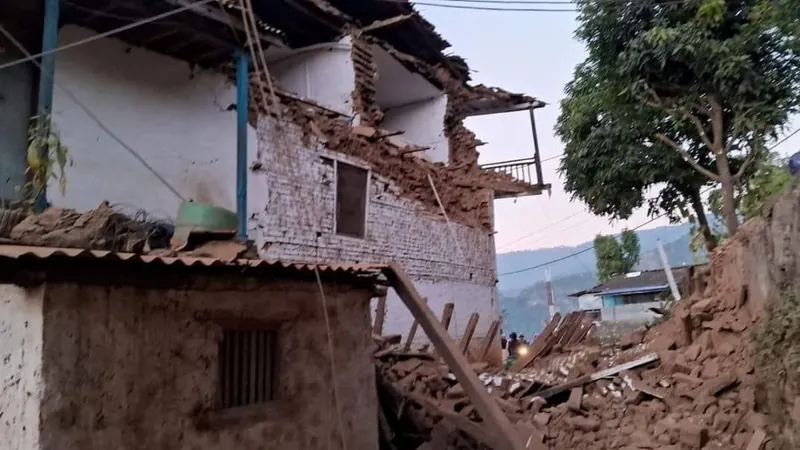 Terremoto no Nepal deixa centenas de mortos e feridos