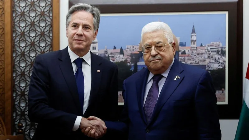 Secretário dos EUA se reúne com presidente da Autoridade Palestina em Ramallah