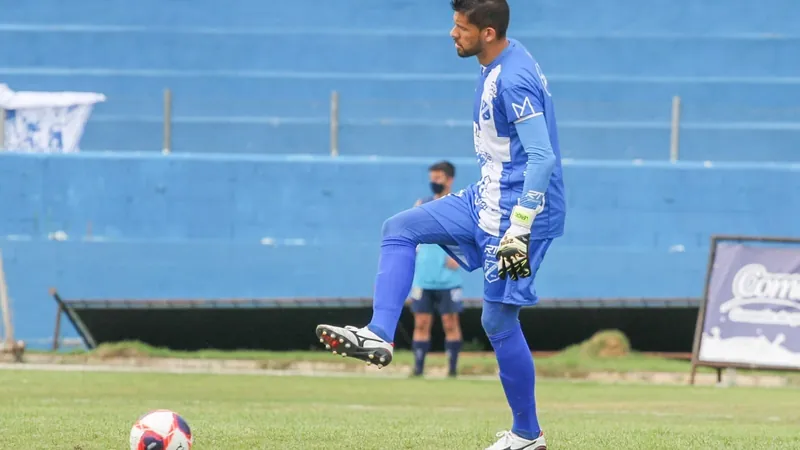 Goleiro Leandro no EC Taubaté