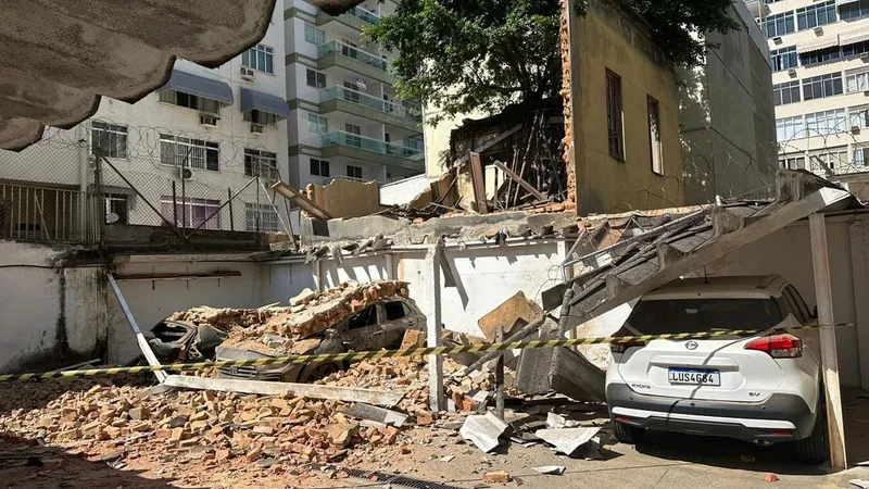 Sobrado desaba na Tijuca, Zona Norte do Rio