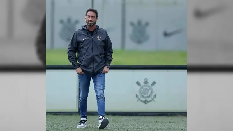 Duílio não vê gestão do Corinthians atrás de Fla e Palmeiras: "Eles ganharam"