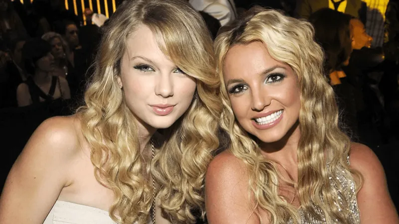 Britney Spears faz homenagem a Taylor Swift em post na web: "Mulher icônica"