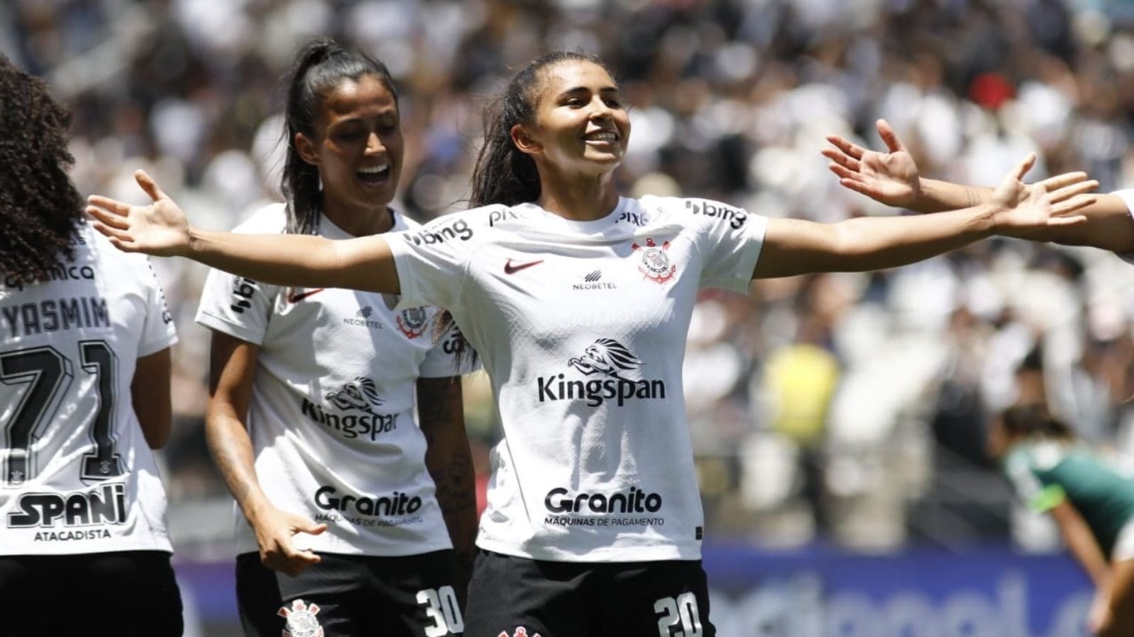 Palmeiras e Corinthians duelam pela semifinal do Paulistão Feminino