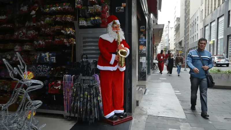 Compras de Natal: Confira o horário de funcionamento do comércio na RM Vale