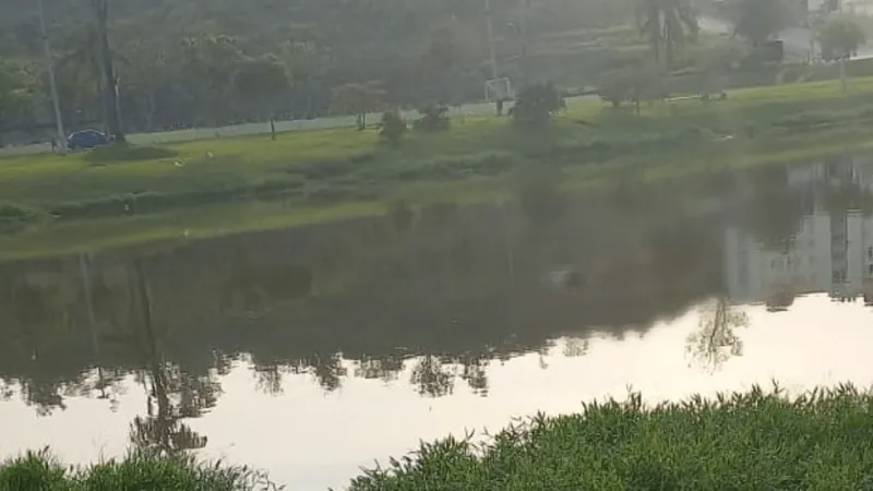 Bombeiros encontram corpo boiando no Interlagos, em São José dos Campos