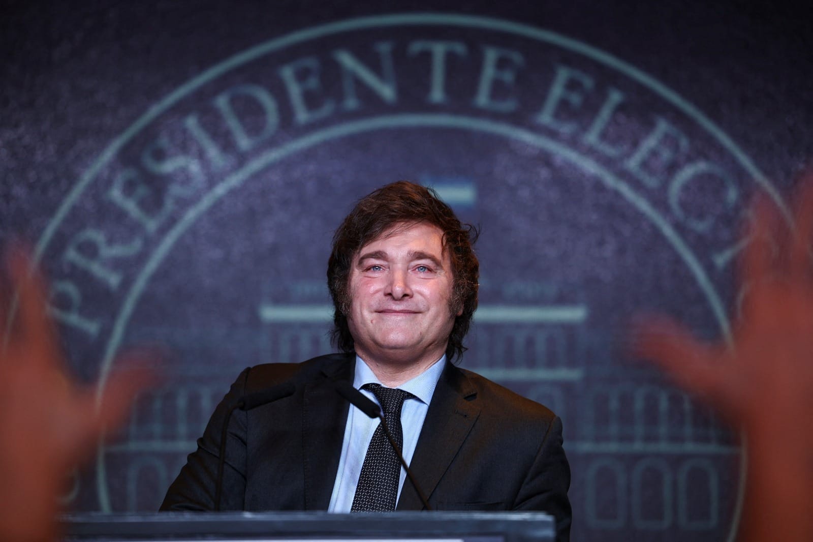 Javier Milei Toma Posse Como Presidente Da Argentina Neste Domingo Band 