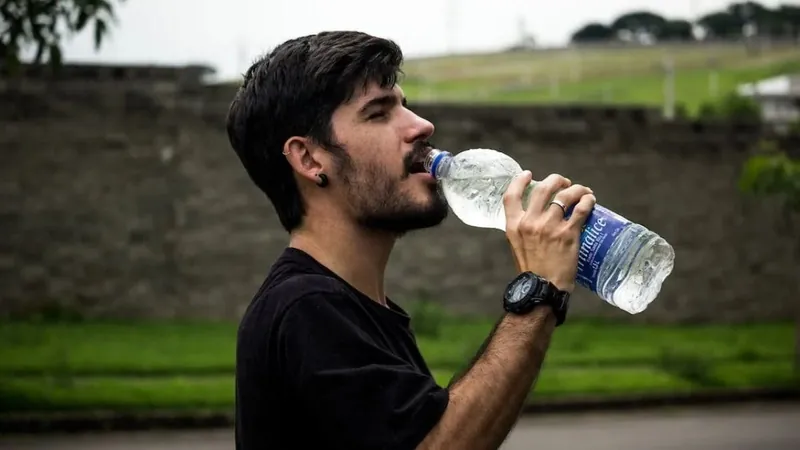 Governo determina distribuição gratuita de água em eventos em dias de calor