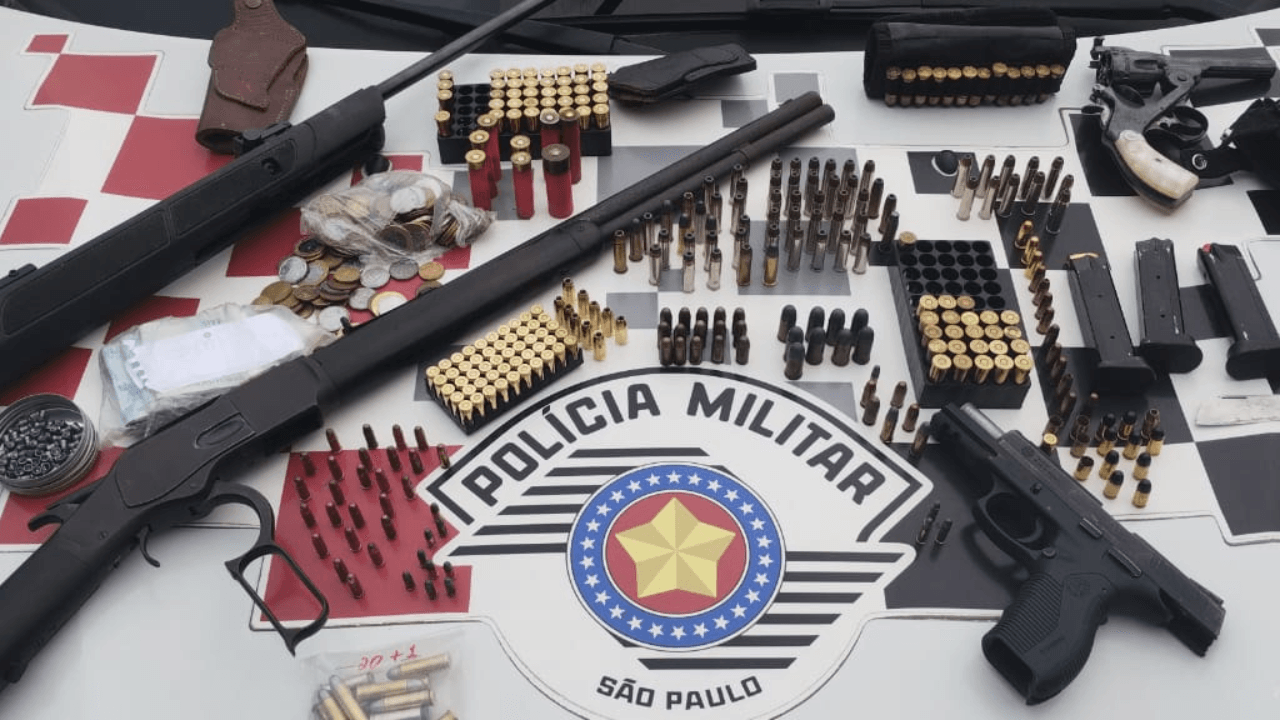 JA 2ª Edição, Arsenal de armas é encontrado em apartamento no Alto da  Glória, em Goiânia