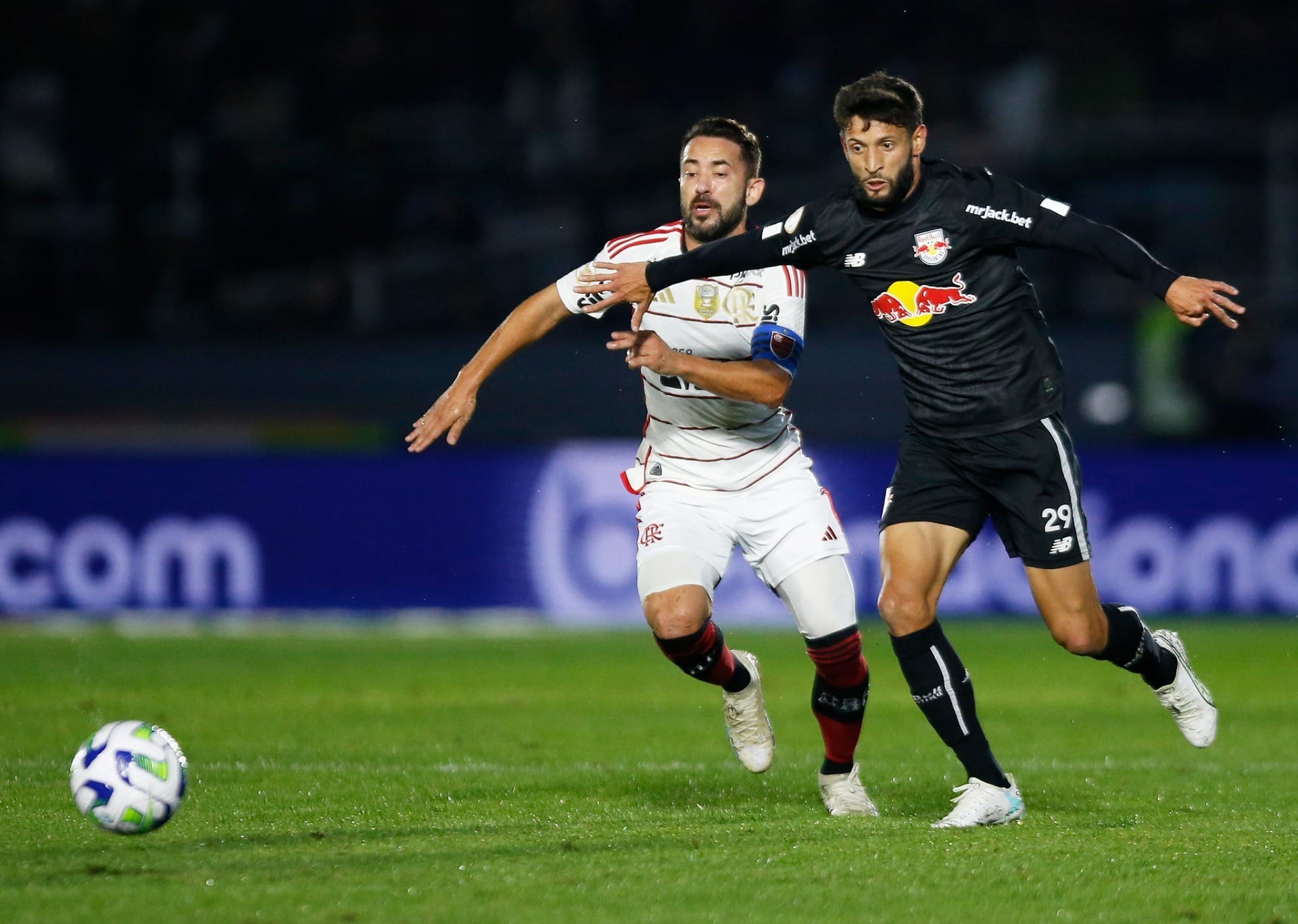 Flamengo x Red Bull Bragantino: onde assistir, escalações e arbitragem