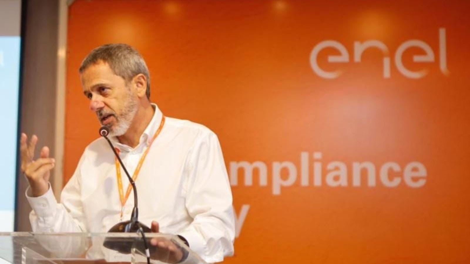 Presidente da Enel no Brasil renuncia ao cargo - Investidor10