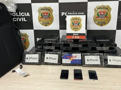 Polícia prende bandidos que trocavam malas para enviar drogas ao exterior