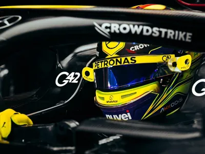 Hamilton detona carro da Mercedes após eliminação no Q2 do GP de Abu Dhabi