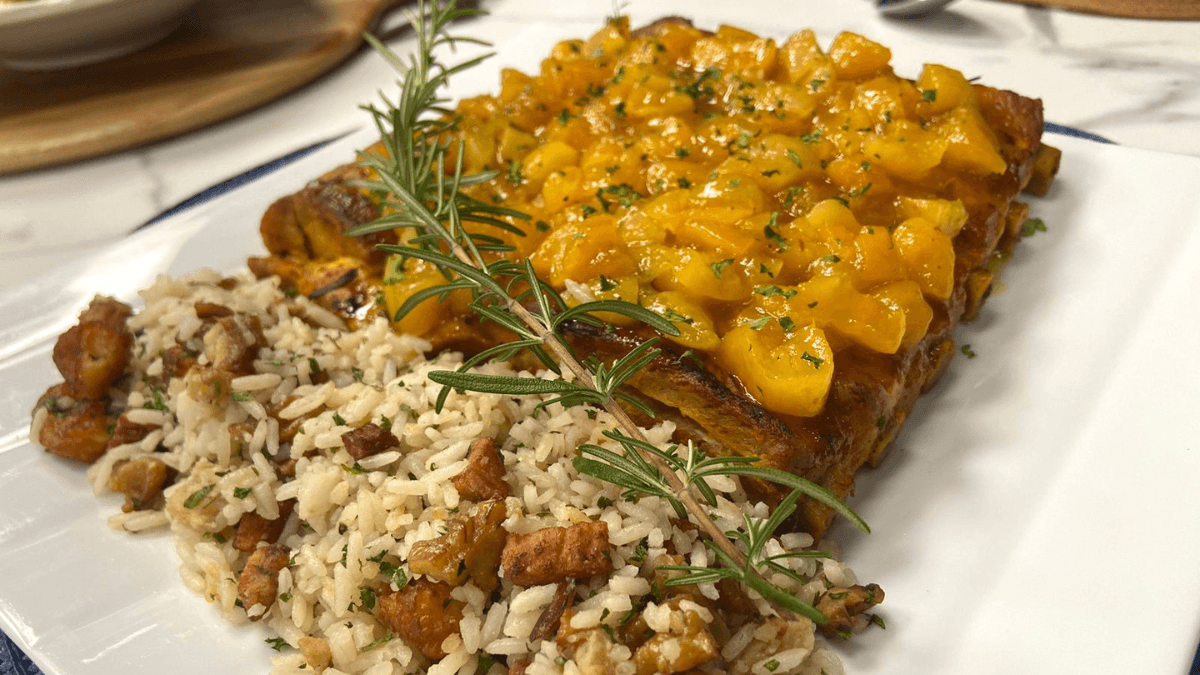 Costelinha suína com geleia de damasco e arroz agridoce | Band Receitas