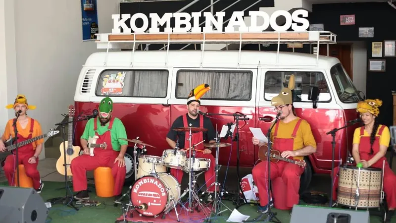 O evento terá apresentação da banda Kombinados