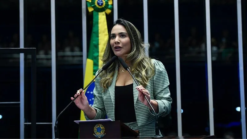 Suplente de Dino, Ana Paula Lobato pode ficar no Senado até 2030