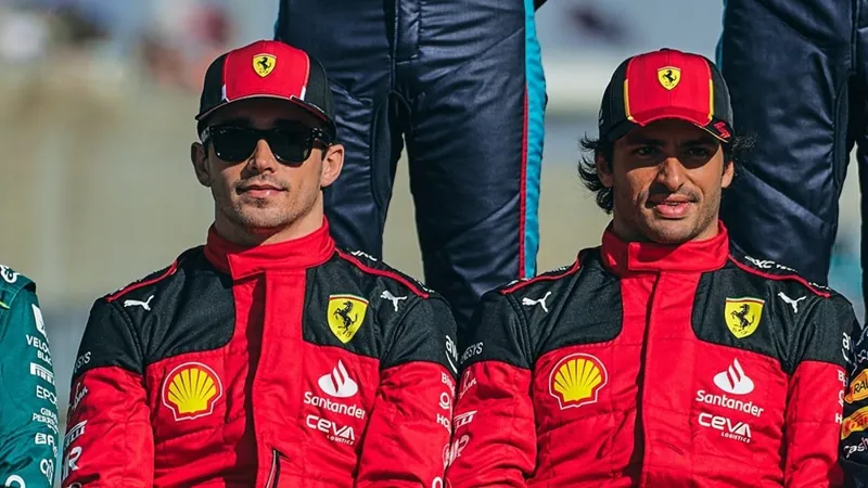 Charles Leclerc e Carlos Sainz disputaram 4ª posição na corrida sprint da China