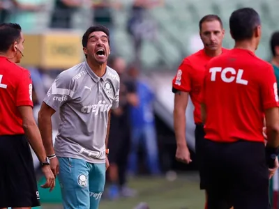 Abel desconversa sobre possível saída do Palmeiras: "não vou comentar"
