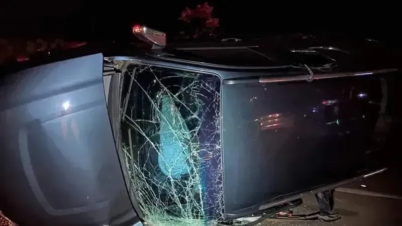 Cantor Zé Neto sofre grave acidente em rodovia mineira