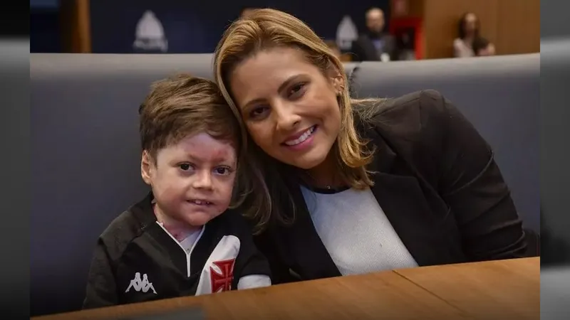 Família do menino Gui, torcedor símbolo do Vasco, é assaltada no Rio de Janeiro