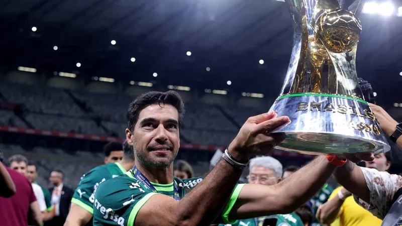 Abel Ferreira deve receber proposta com aumento para continuar no Palmeiras