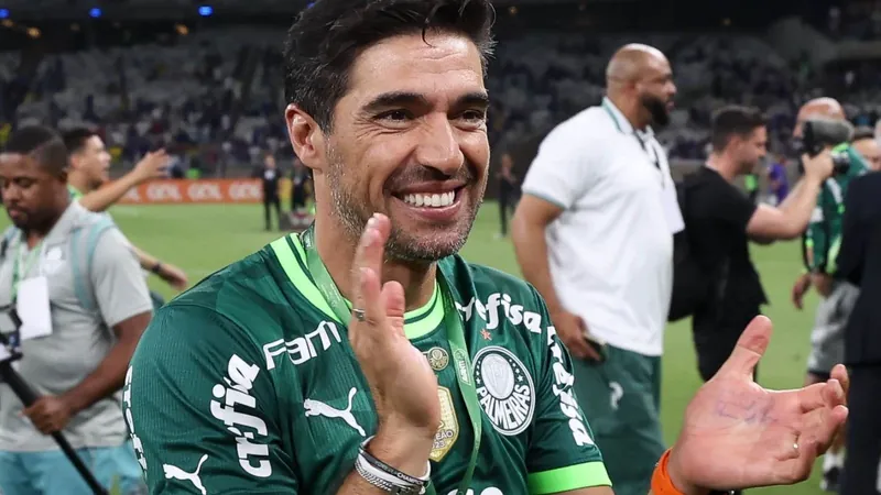 Abel Ferreira diz que “não vai se despedir de ninguém” em discurso após o título