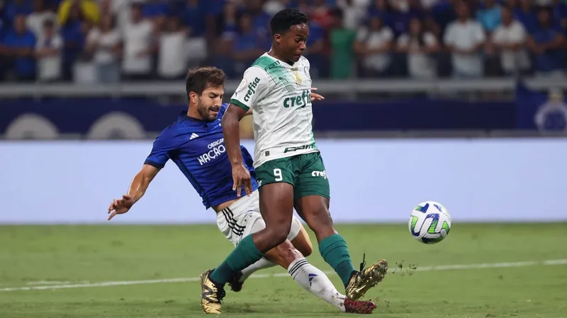 Endrick brinca com Leila e diz o que mudou para virar protagonista no Palmeiras