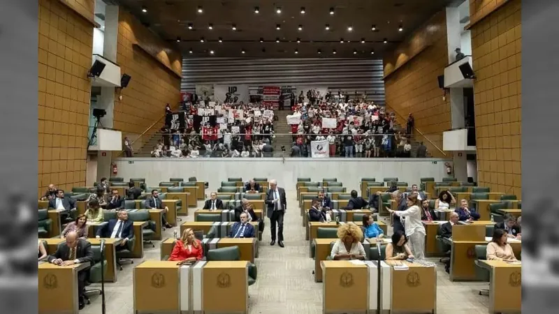 Alesp realiza 2º turno de votação da PEC que diminui orçamento da Educação em SP