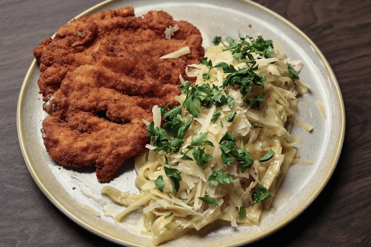 Fettuccine alfredo com frango à milanesa | Band Receitas