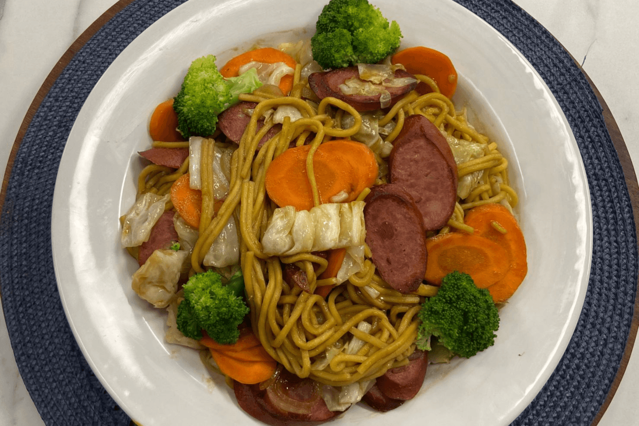 Yakisoba de calabresa | Band Receitas