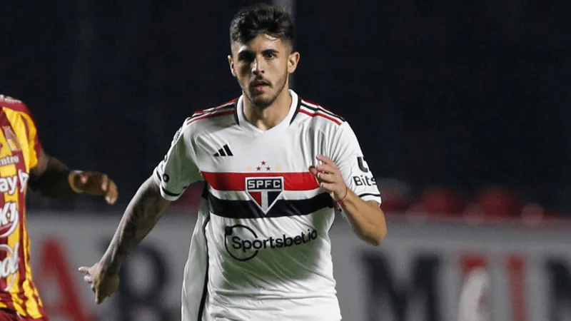 São Paulo recusa proposta do Zenit de R$ 100 milhões por zagueiro Beraldo