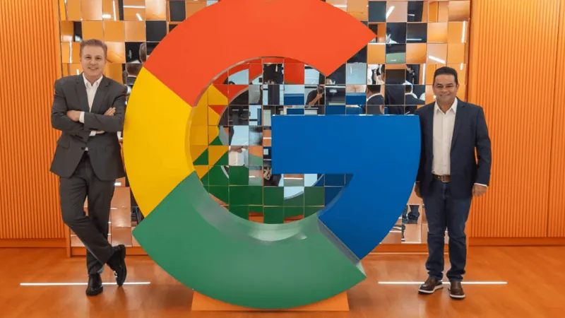 Igor Soares e Teco recebem premiação na sede do Google em São Paulo