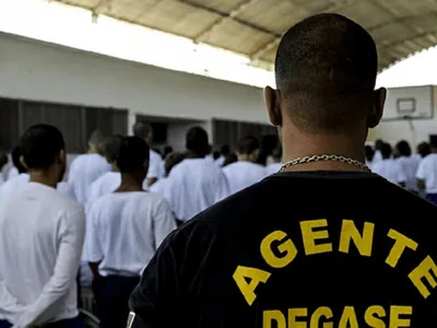 Jovens infratores estão em liberdade por conta da falta de vagas no Degase