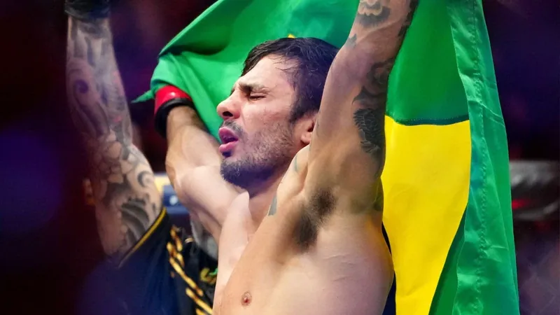 Alexandre Pantoja anuncia que lutará no UFC Rio, em maio