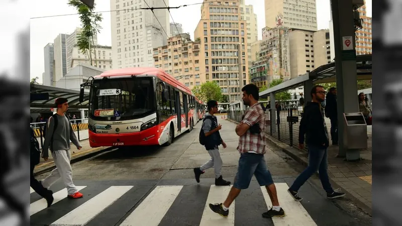 Tarifa zero nos ônibus aos domingos já está valendo na cidade de São Paulo