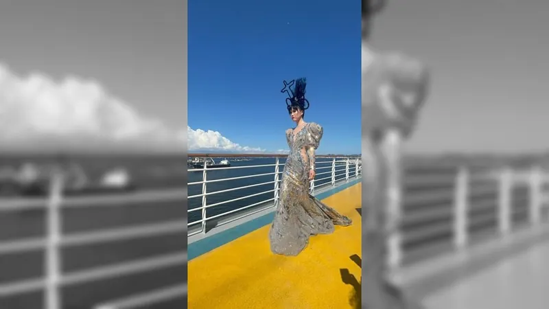 Desfile de moda asiática é realizado a bordo do cruzeiro Costa Diadema