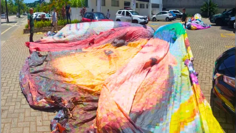 GCM apreende balão de 50 m² em bosque de Jundiaí